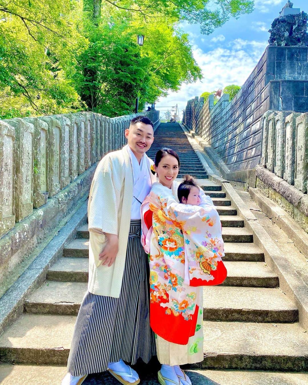 mizukiさんのインスタグラム写真 - (mizukiInstagram)「🍃 私と姫芽のパワースポット🤍  #お宮参り #お食い初め #100日祝い  #着物 #赤ちゃん #成田山 #家族  #mama #baby #kimono #family」7月29日 12時16分 - 31chaaa