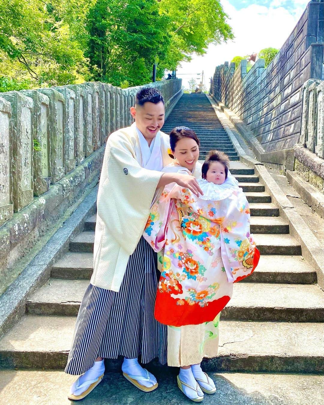 mizukiさんのインスタグラム写真 - (mizukiInstagram)「🍃 私と姫芽のパワースポット🤍  #お宮参り #お食い初め #100日祝い  #着物 #赤ちゃん #成田山 #家族  #mama #baby #kimono #family」7月29日 12時16分 - 31chaaa