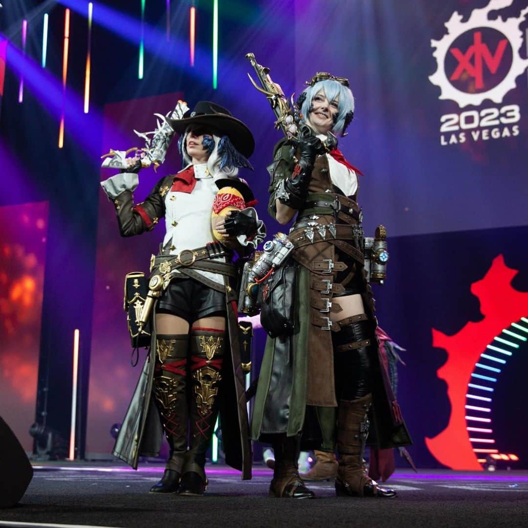 FINAL FANTASY XIVさんのインスタグラム写真 - (FINAL FANTASY XIVInstagram)「Check out some of the amazing cosplayers onstage during the Glamoured to Life event at the Fan Festival 2023 in Las Vegas! 🤩  #FFXIV #FF14 #FFXIVFanFest」7月29日 12時19分 - ffxiv