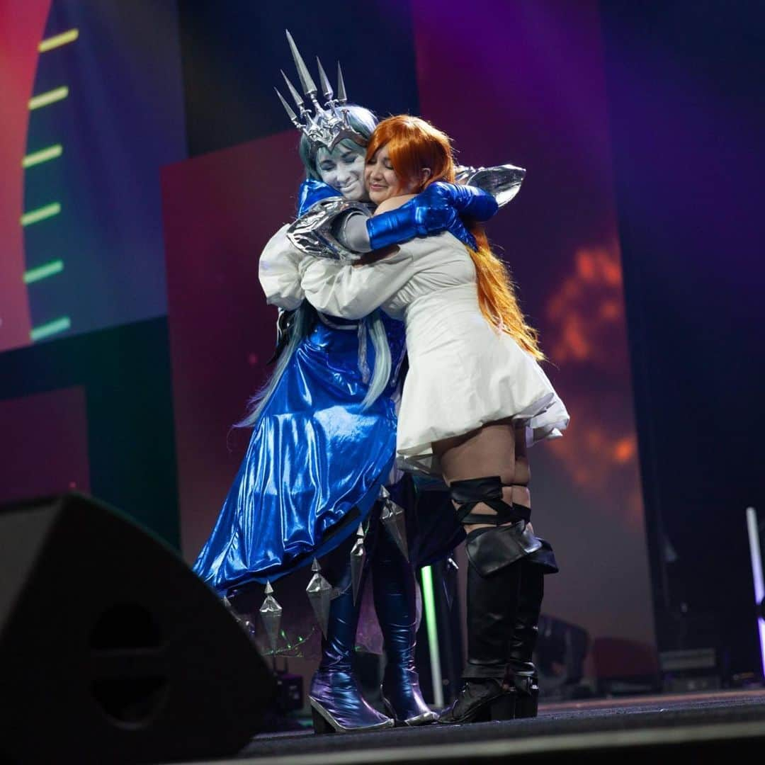 FINAL FANTASY XIVさんのインスタグラム写真 - (FINAL FANTASY XIVInstagram)「Check out some of the amazing cosplayers onstage during the Glamoured to Life event at the Fan Festival 2023 in Las Vegas! 🤩  #FFXIV #FF14 #FFXIVFanFest」7月29日 12時19分 - ffxiv