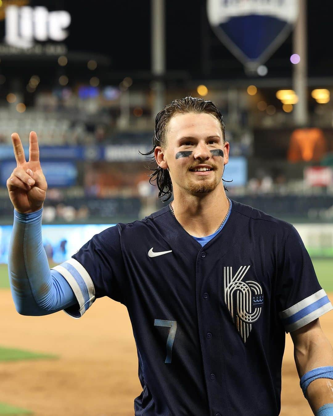 MLBさんのインスタグラム写真 - (MLBInstagram)「@bwitter15 had some grand ideas for his first career #walkoff! ✌️」7月29日 12時42分 - mlb