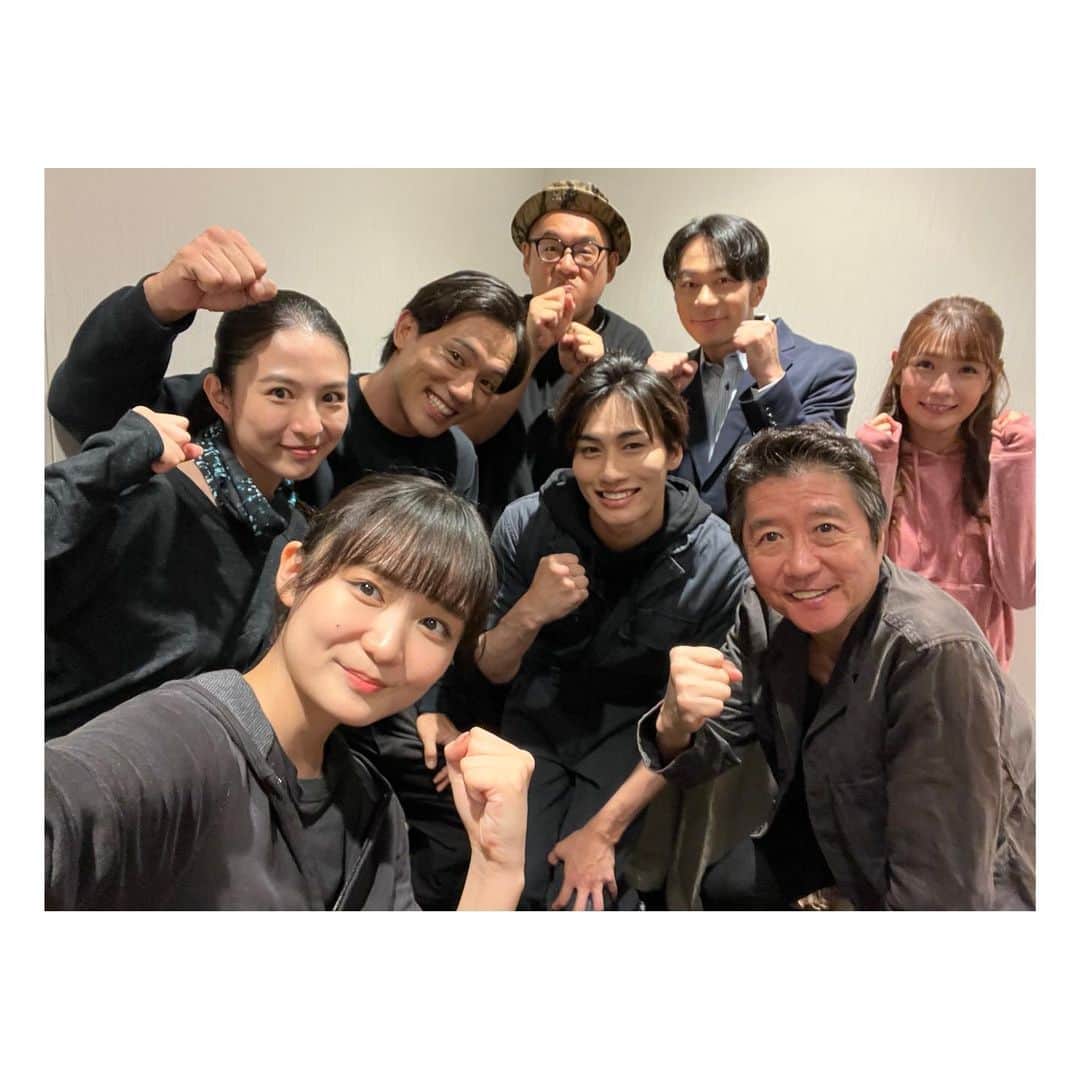 のインスタグラム：「. 映画「バラシファイト」初日舞台挨拶 ありがとうございました✨  たくさんの方に届きますように🎬🔨🔥  --------------------------------------------  映画『バラシファイト』  業界を震盪させる、最強で単純な 異色の舞台裏エンターテインメント、誕生！  2023年7月28日(金) TOHO シネマズ池袋、大阪ステーションシネマ ほかにて全国順次公開！！  【出演】  小澤雄太（劇団EXILE） 寺坂頼我 濵尾咲綺 石崎なつみ 浅野寛介 外岡えりか ／ 長戸勝彦 福井博章 石倉三郎 ／ 浅野和之（友情出演） 長谷川初範  【監督・脚本】  開沼豊  【公式HP】 https://barashifight-movie.com/  【公式Twitter】  @barashi_fight  【予告編】 https://youtu.be/Pz93TsM1TWk  【ムビチケ】 https://mvtk.jp/Film/081726  #バラシファイト #映画 #邦画 #演劇 #舞台 #舞台裏」