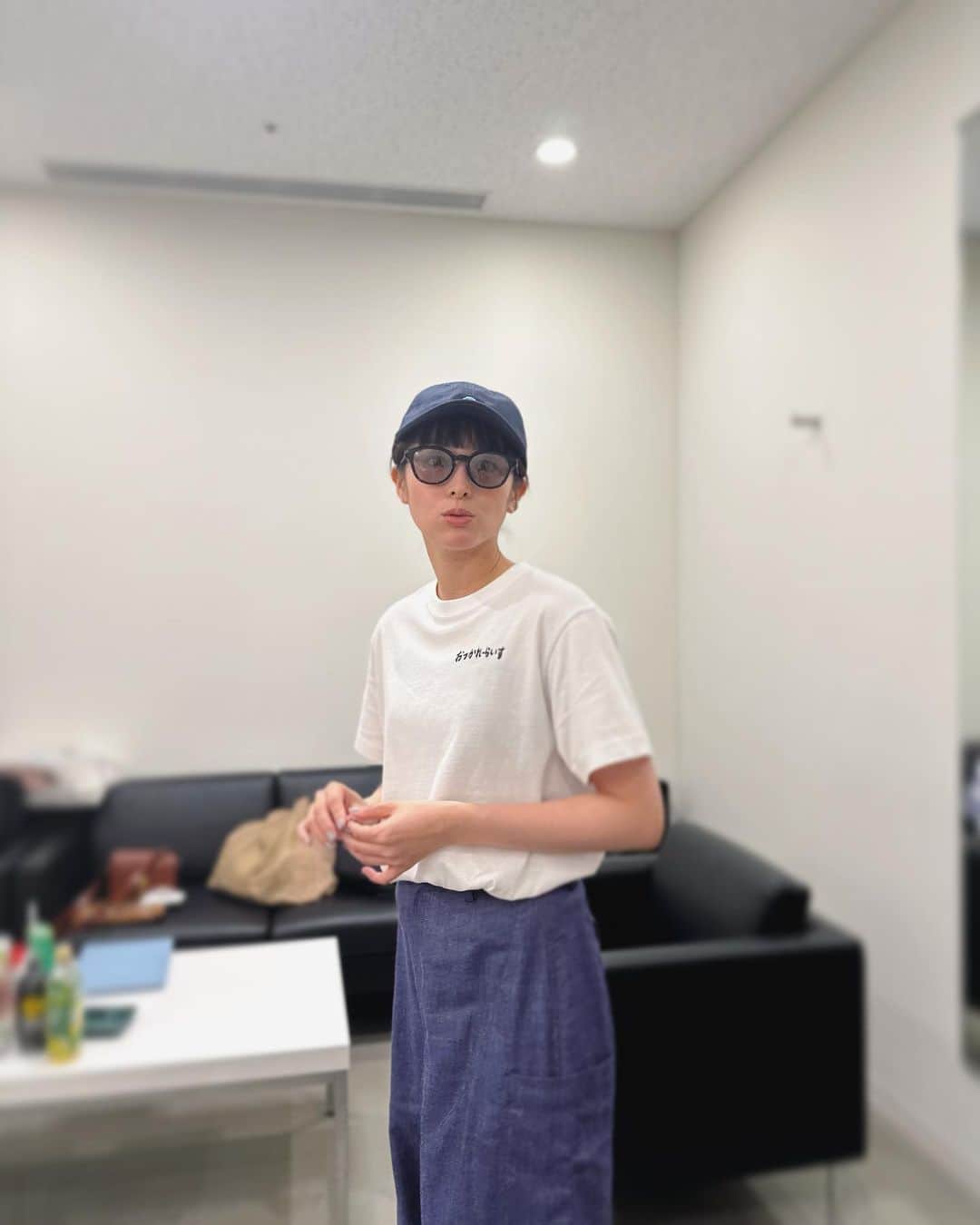 清野菜名のインスタグラム：「おつかれーらいす。  コラボT.キャップ。 #nanaseino_raybeams」