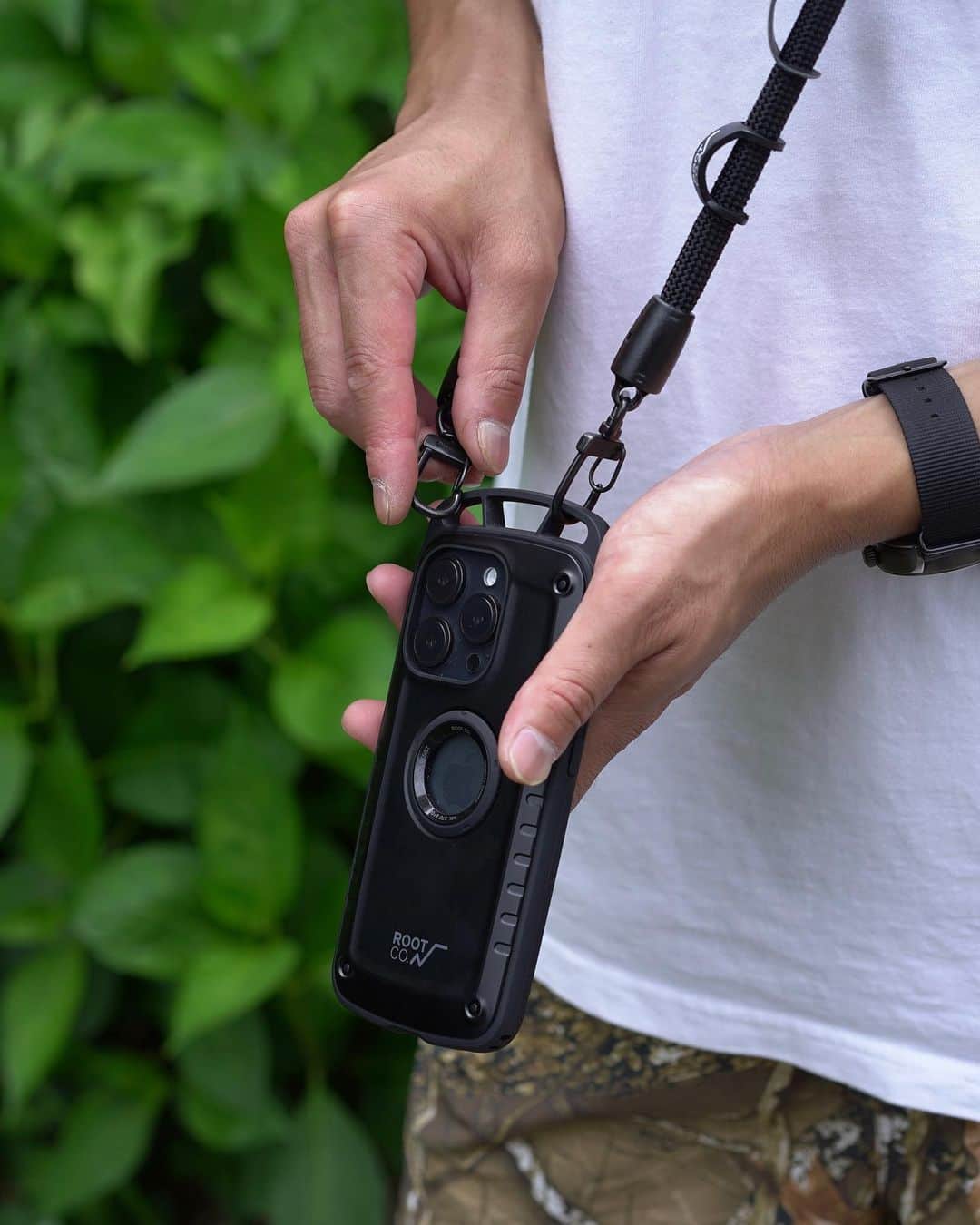 ROOT CO. Designed in HAKONE.さんのインスタグラム写真 - (ROOT CO. Designed in HAKONE.Instagram)「. GRAVITY Shock Resist Case Pro.  #root_co #rootco #shockresistcasepro #iphonecase #outdoors」7月29日 13時12分 - root_co_official