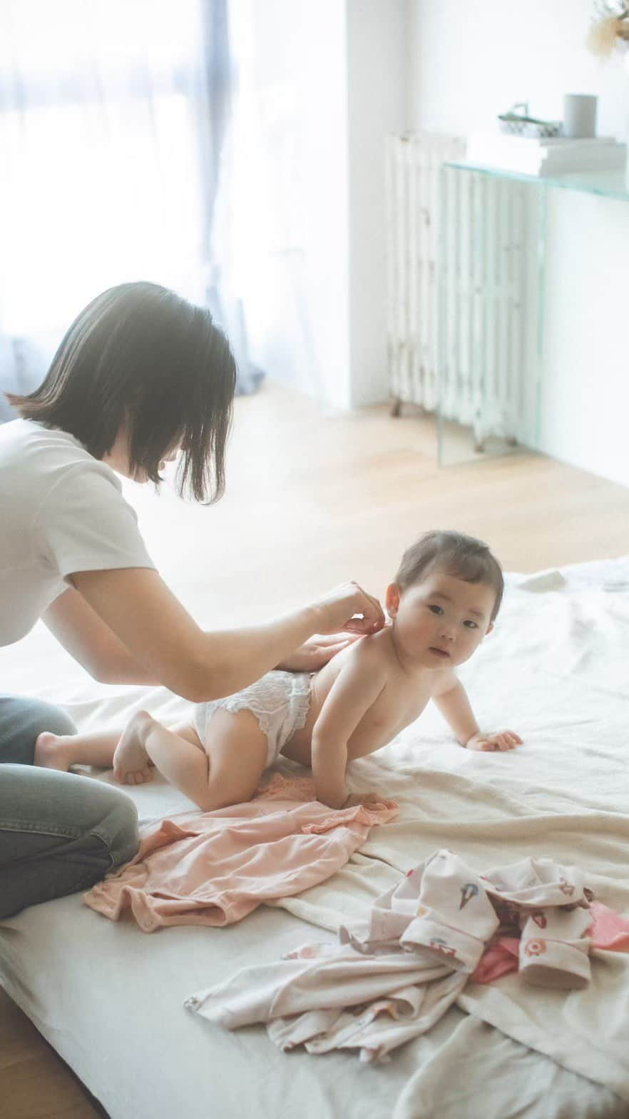 yukaのインスタグラム：「ママさん、今日も子育てお疲れ様ですっ！！  もう目を離したら何をしでかすか分からない生き物を今日まで育ててきて本当にすごいです！！  1人でこんなに大変なのに、何人も産んで子育てしてるママさんには顔が上がりません😭 そして、毎日目が離せない子達を見てくれている 保育士さんに感謝しかないし、尊敬です🙌🙌  私はシングルマザーだけど、すごいいい環境にいます。 たくさんの協力があって毎日楽しく子育て出来ています。  だから私みたいに幸せだなって思えるママさんをもっと増やしたいし、心も体もほんとに豊かな人を作りたいと思ってます🙌   #シングルマザー  #シングルマザーの子育て   #ライフスタイル」