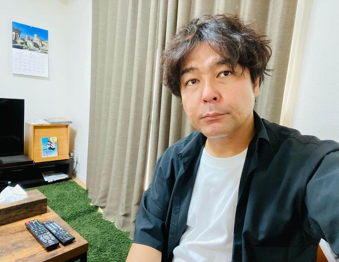 市川ヒロシのインスタグラム：「明日47歳になります  (本日で〇〇歳になりました！ というツイートが多いので敢えて事前報告してみる人)」