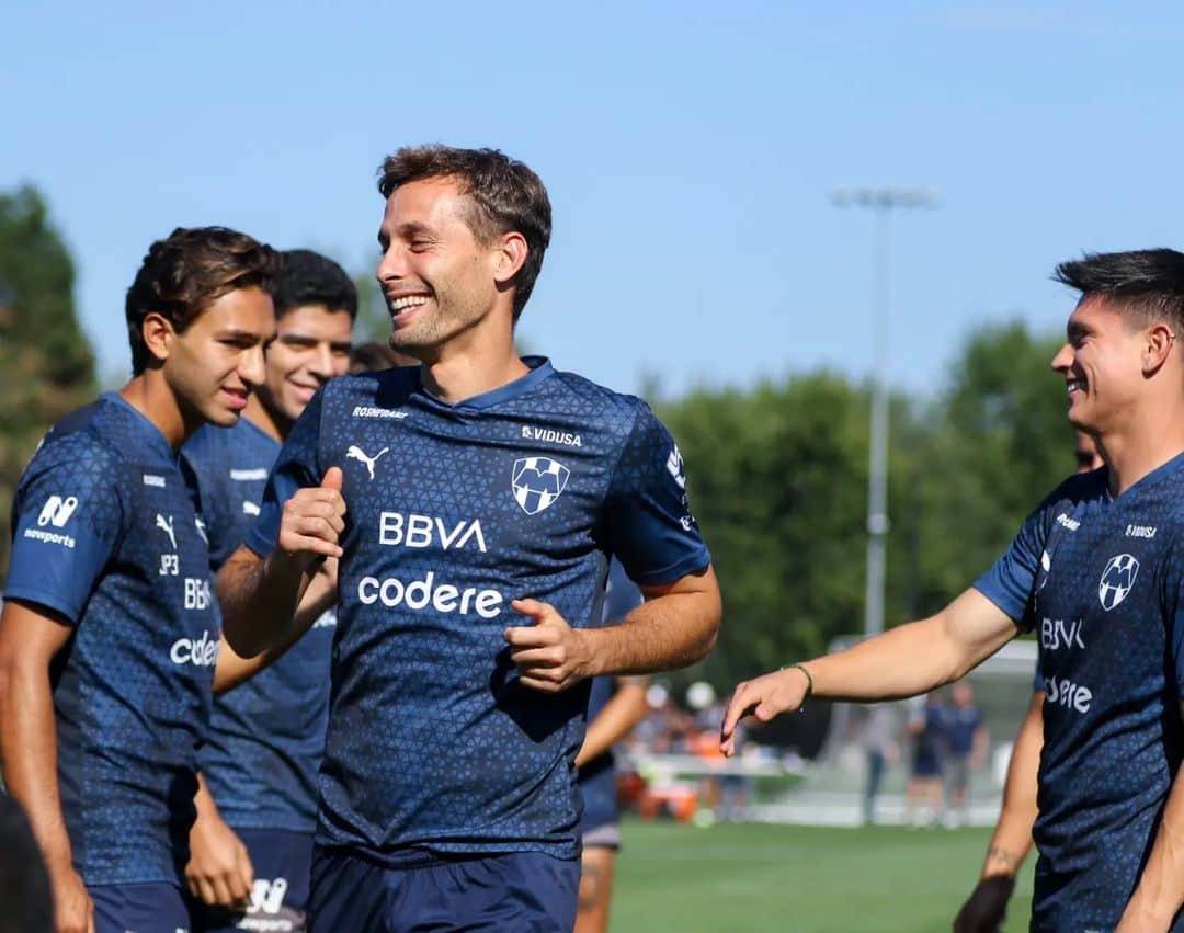 セルヒオ・カナレスさんのインスタグラム写真 - (セルヒオ・カナレスInstagram)「1️⃣° día de entrenamiento con @rayados preparando la @leaguescup 🏆 !!!」7月29日 13時49分 - sergiocanalesoficial