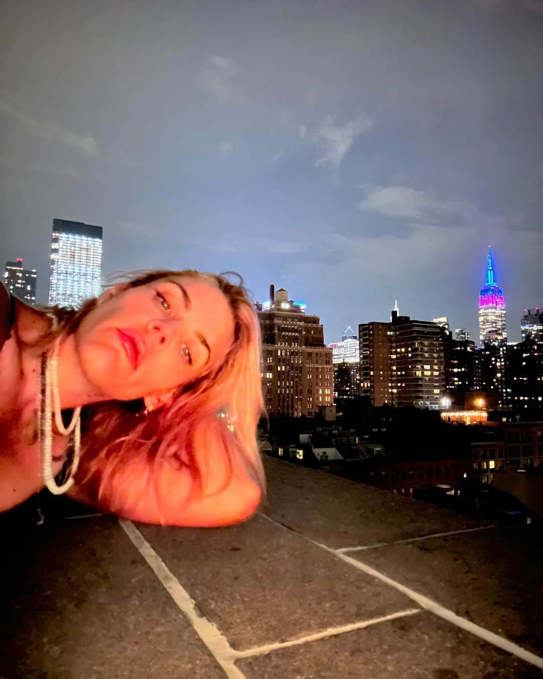 ビジー・フィリップスさんのインスタグラム写真 - (ビジー・フィリップスInstagram)「honestly all i ever need is a view.」7月29日 14時08分 - busyphilipps