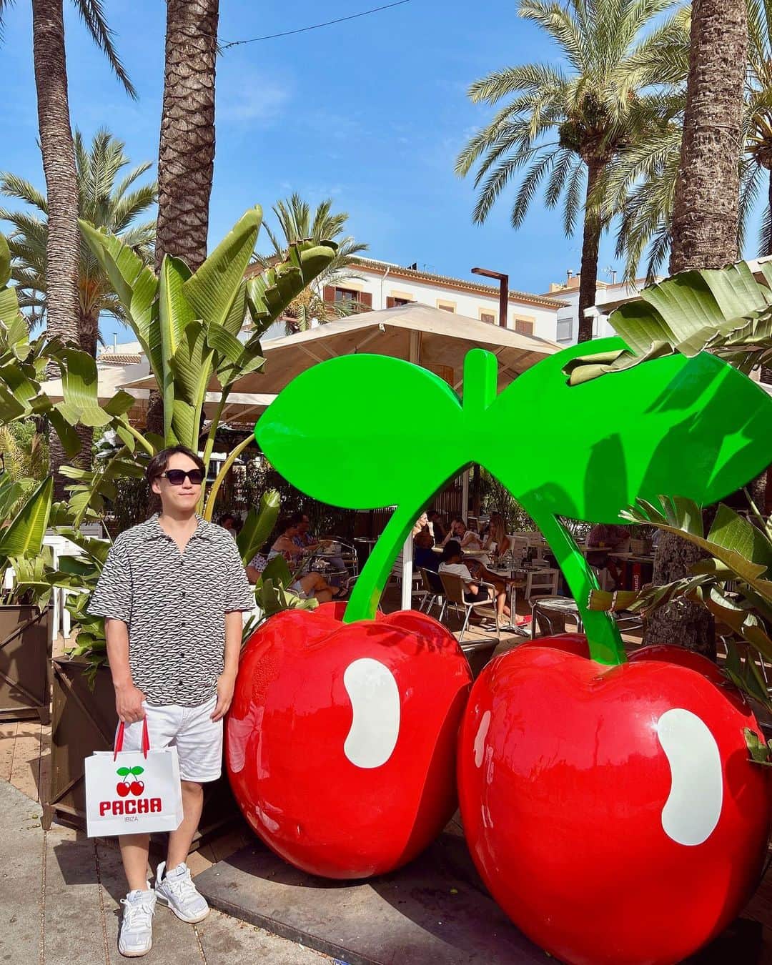 DJ DAIKI（若林大輝）さんのインスタグラム写真 - (DJ DAIKI（若林大輝）Instagram)「Ibiza街歩き🍒 イビサはパーティーはさることながら 世界一のサンセットそして街の雰囲気も好き😊 またすぐ行きたい🛩🏝次回イビサ計画中 #スペイン #イビサ #街歩き #夏」7月29日 14時36分 - daiki.wakabayashi