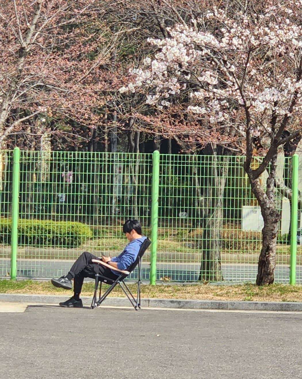 チン・ソンギュのインスタグラム：「경이로운 소문 2  시이자악!!!  #경이로운소문2#🙏🙏🙏」