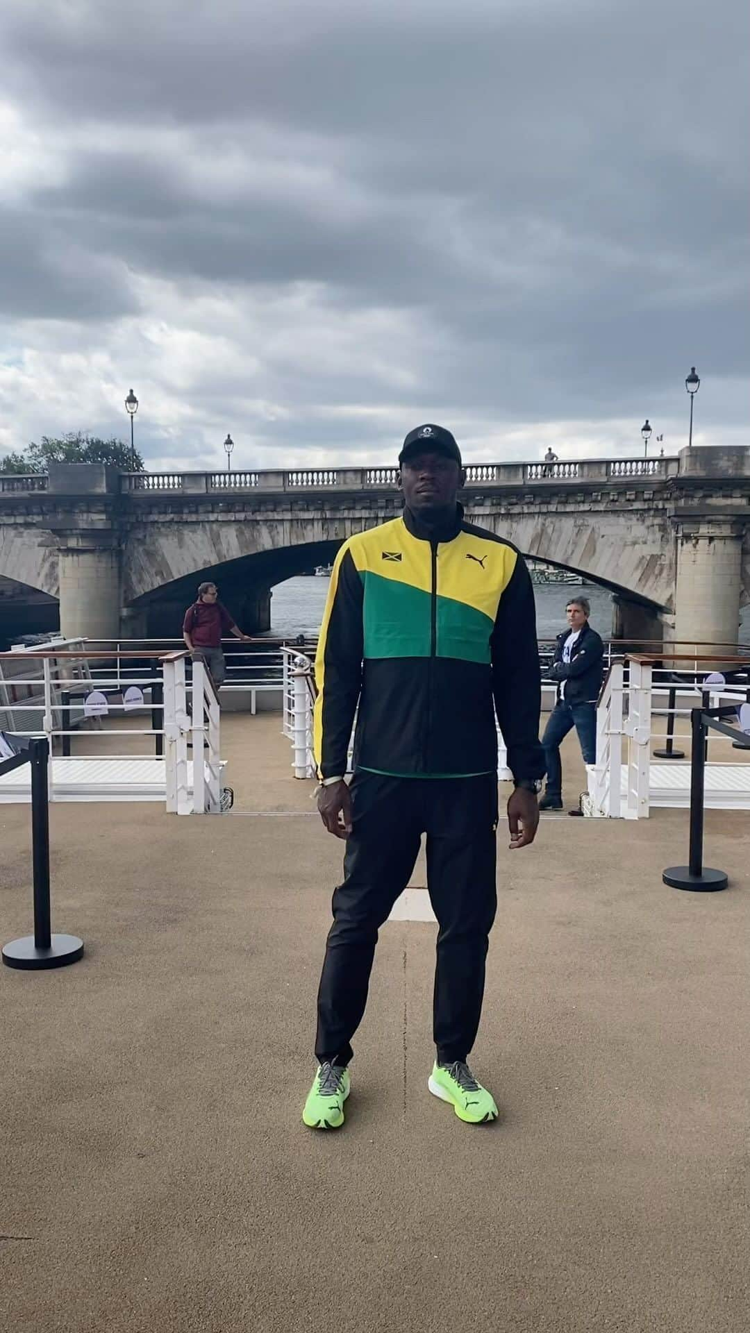 ウサイン・ボルトのインスタグラム：「« To Di World » celebration dab with the GOAT 🇯🇲⚡️@usainbolt and @sandralaoura for #paris2024 #olympics one year to go ! • • • #jeuxolympiques #jeuxolympiques2024 #usainbolt #todiworld @paris2024 #jamaica」