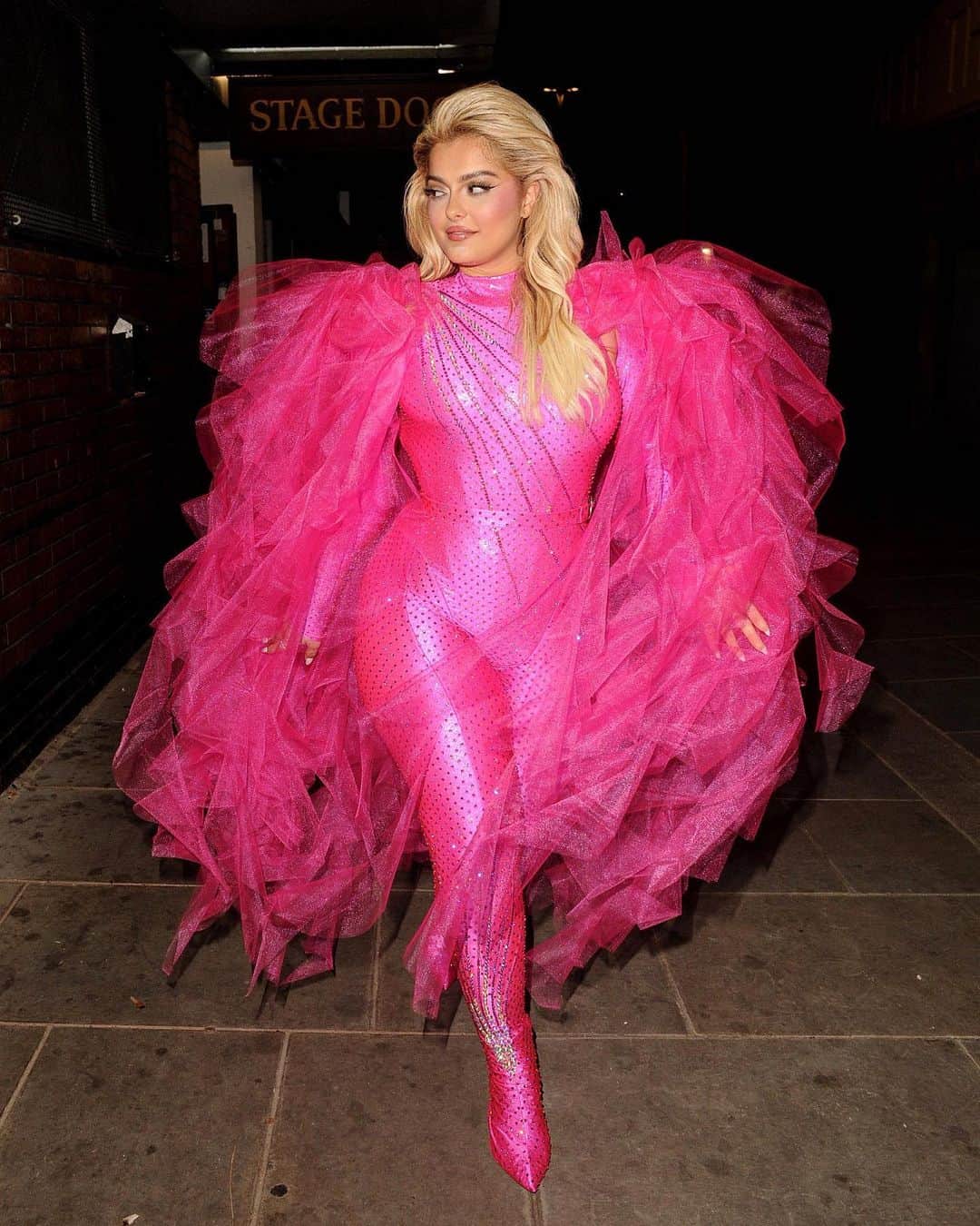 Bebe Rexhaのインスタグラム：「Heaven in London」