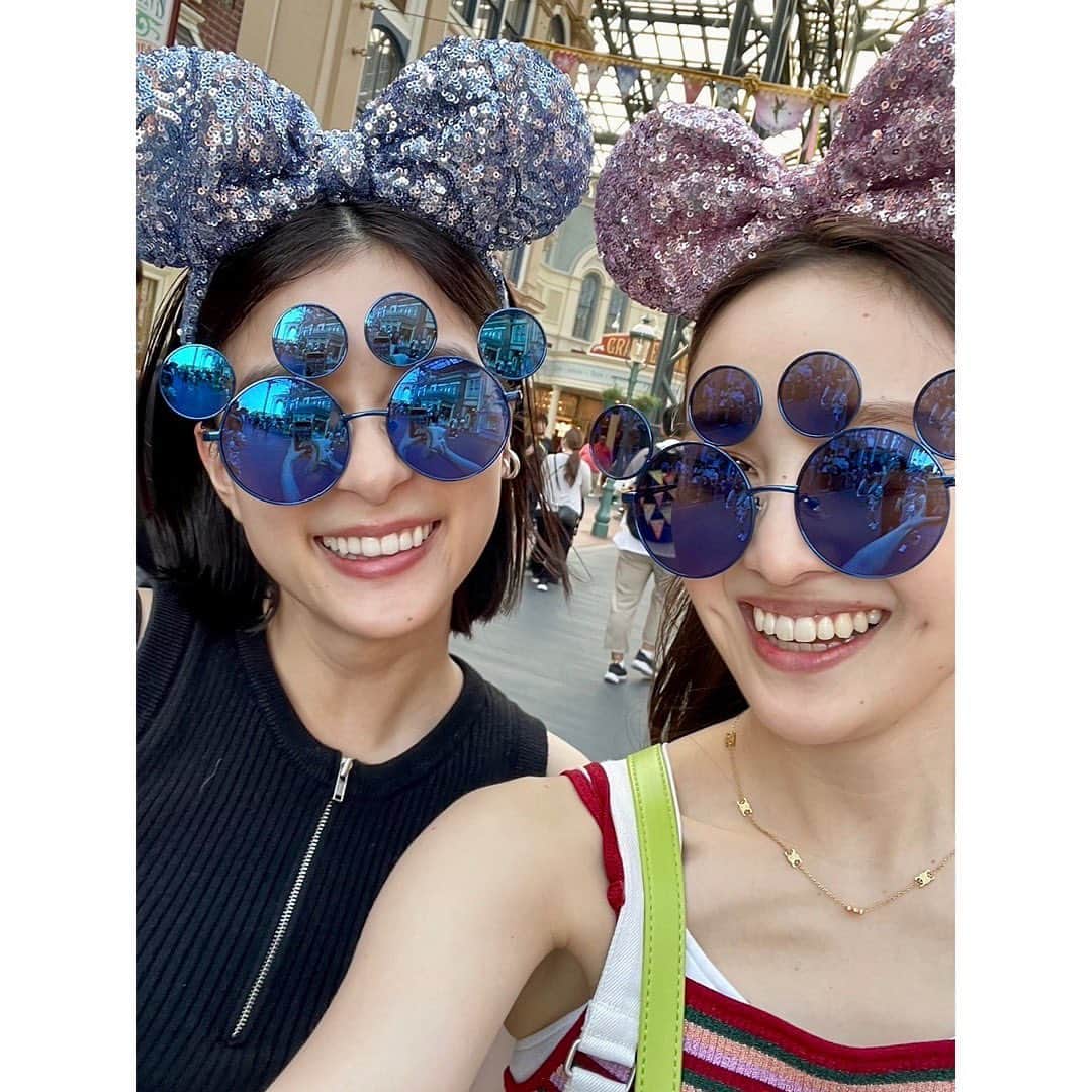 芳根京子さんのインスタグラム写真 - (芳根京子Instagram)「この前かなちゃんの「ディズニー行きたい」の一言で行っちゃった！  しかもお揃いのリップ💄♡笑  楽しかったー！いっぱい笑ったー！」7月29日 21時21分 - yoshinekyoko
