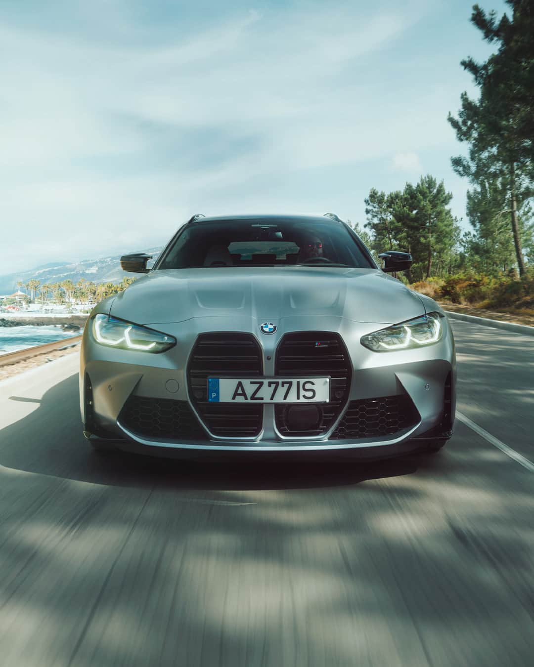 BMWのインスタグラム：「Long drives by the ocean 😍 #BMWRepost 📸 @ciprianmihai  The BMW M3 Touring. #BMWM3Touring #BMWM #BMWPhotoCamp __ BMW M3 Competition Touring: Combined fuel consumption: 10.4–10.1 l/100 km. Combined CO2 emissions: 235–229 g/km. All data according to WLTP. Further info: www.bmw.com/disclaimer」