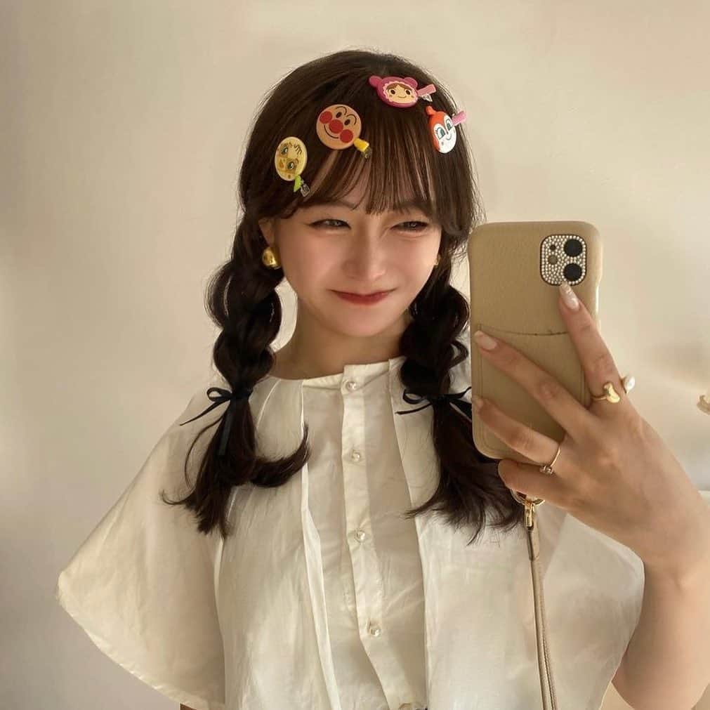 R i R y (リリー)さんのインスタグラム写真 - (R i R y (リリー)Instagram)「『簡単で可愛いまとめ髪アレンジ🤎』  湿気でまとまりにくい夏にぴったり◎簡単で可愛いまとめ髪アレンジをご紹介✨ぜひ参考にしてみてね✨  ✴︎---------------✴︎---------------✴︎  ▶️▶️掲載する写真を募集中📸 カワイイ写真が撮れたら、@velle.jp をタグ付けするか、ハッシュタグ #velle_jp をつけて投稿してみてね✨ velle編集部と一緒にカワイイで溢れるvelleを創っていこう😚  ✴︎---------------✴︎---------------✴︎  #ヘアアレンジ #ヘアアレンジ簡単 #簡単ヘアアレンジ #ハーフアップ #ハーフツイン #三つ編みアレンジ #お団子アレンジ #お団子ヘア」7月29日 18時00分 - velle.jp