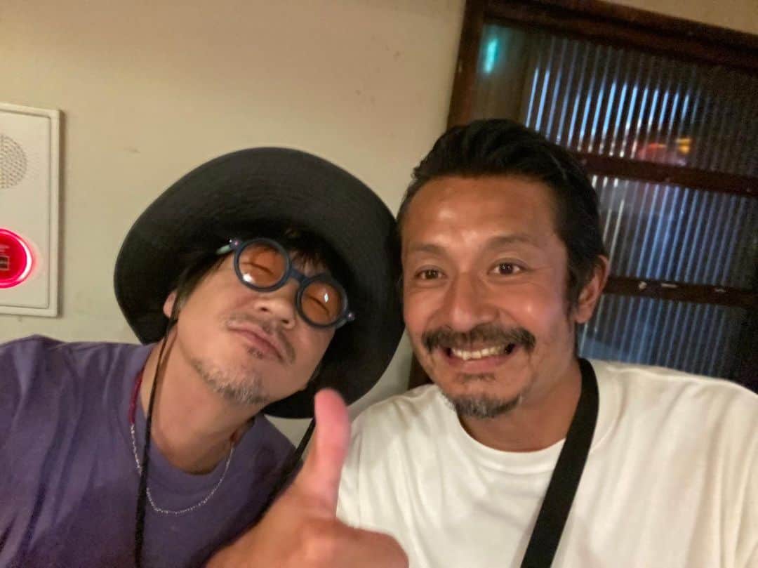 石塚啓次のインスタグラム：「夏の思い出シリーズ！  はしゃいてる種市まいて、2人でゆっくりしっかり飲めて良かったです！エエ時間な流れ方でエエ飲みでしたね！ また種市まきましょう！  #石塚啓次 #YouTube #宵宵祇園  #yoiyoigion  #ブエナビスタデポルテ #buenavistadeporte #バルセロナ」