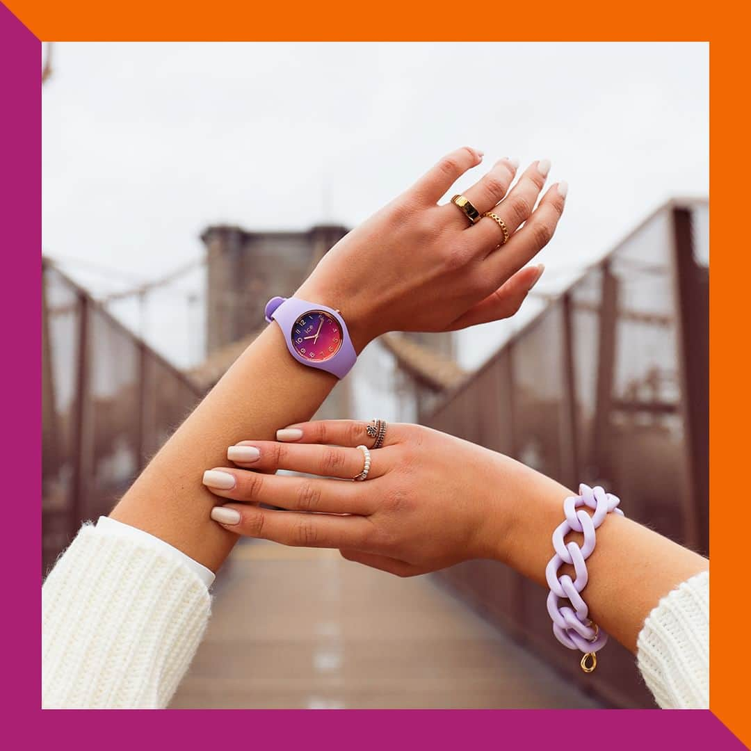 アイスウォッチのインスタグラム：「Set sail for a lazy summer with the ICE Horizon and pair it with the Lavender chain bracelet for a perfectly coordinated and elegant ensemble! 💜✨💜  #icewatch #icejewellery #matchyourwatch #jewellery #bracelet #lavender #purple #orange #yellow #chain #chunkychain #beauty #gold #icehorizon」