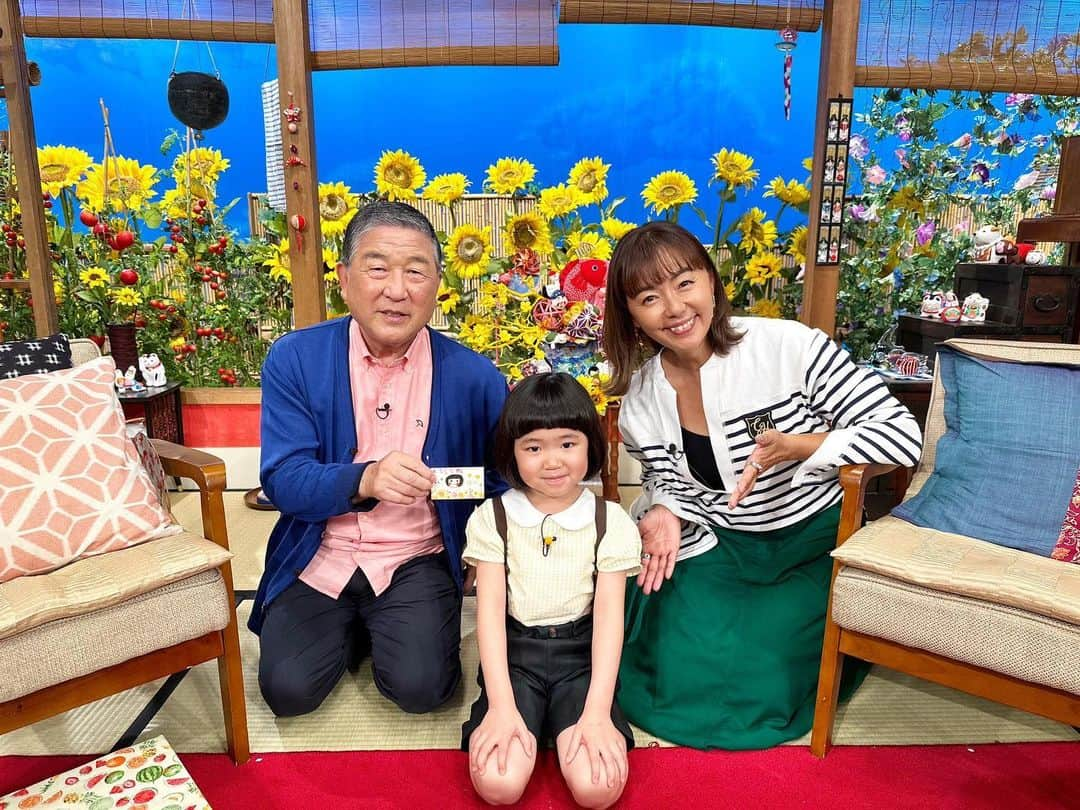 田中律子さんのインスタグラム写真 - (田中律子Instagram)「マネージャーからのお知らせ📺📺  明日7/30 15:20-16:30 テレビ朝日 『路線バスで寄り道の旅』🚌💨 ゲストは具志堅用高さん🥊 今回は、「飯田橋〜新宿〜高円寺」 具志堅さんゆかりの地を巡る旅です👀  そしてそして！ 明日はこれでは終わりません✋ 次の番組にも律子出演します📺  16:30-17:25 テレビ朝日特番！！ 『100歳に聞く。人生最高の瞬間』  徳さんとゲストで律子お邪魔しました📣 この番組のMCは、、、 いま注目の売れっ子子役の永尾柚乃ちゃん🧒🏻🧡 @nagao_yuno_official  収録前に”名刺”を律子にくれて、 ただただ全てが可愛かったです😍  MCも頑張っていて、徳さん&律子との トークもお楽しみに‼️  accessory @abiste_official  #テレビ朝日 #路線バスで寄り道の旅 #バス旅 #ゲスト#具志堅用高 さん #100歳に聞く　 #人生最高の瞬間 #mc#永尾柚乃 ちゃん #徳光和夫#徳さん #田中律子#りっちゃん #珍しく#2人で違う番組のゲスト #たのしかった」7月29日 17時12分 - ri2kotanaka