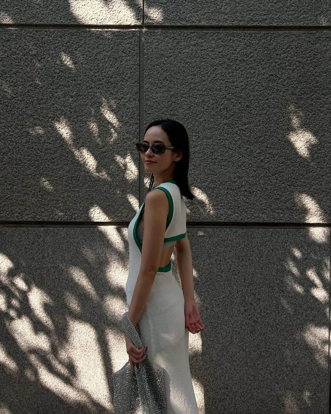 関本香里さんのインスタグラム写真 - (関本香里Instagram)「ㅤㅤㅤ しふく。 ㅤㅤㅤ @eenie_official のワンピース 背中空きと配色がかわゆなの💚  そしてすごくシルエットが綺麗✨  #kaori_clothes」7月29日 17時13分 - kaori_sekimoto_