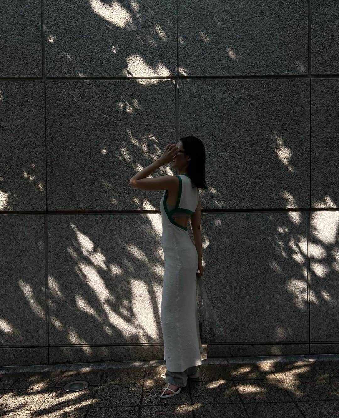 関本香里さんのインスタグラム写真 - (関本香里Instagram)「ㅤㅤㅤ しふく。 ㅤㅤㅤ @eenie_official のワンピース 背中空きと配色がかわゆなの💚  そしてすごくシルエットが綺麗✨  #kaori_clothes」7月29日 17時13分 - kaori_sekimoto_