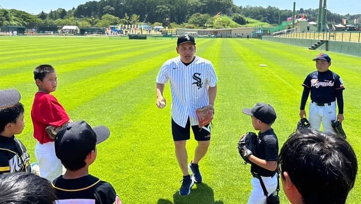 井口資仁さんのインスタグラム写真 - (井口資仁Instagram)「MLB CUP 2023  昨日は石巻市民球場で開会式が行われ 本日から決勝トーナメントの熱い闘いが始まりました⚾️ 暑さに負けず💦リトルリーガー達には 最高のパフォーマンスを出して頑張ってほしいと思います。 試合後には岩隈さんと一緒にアカデミーを行いました。  #井口資仁 #井口忠仁 #mlbcup2023 #mlbcup #aig」7月29日 17時14分 - iguchi.tadahito6