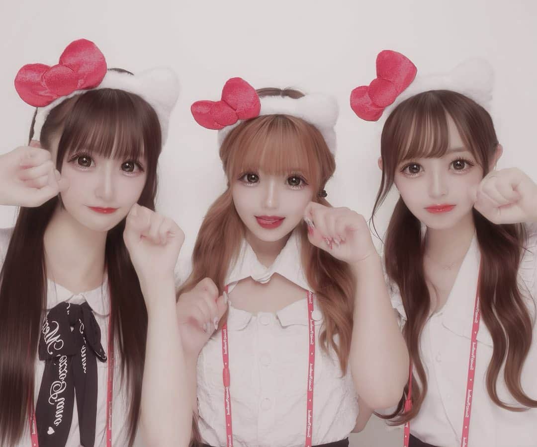 のインスタグラム：「3人でサンリオ行ってきた~^т-т^‪‪❤︎‬ 本当に腹筋割れるくらい楽しかったな‪👶🏻🤍🖤  サンリオ投稿多くなるかもです^. .^ ੭」