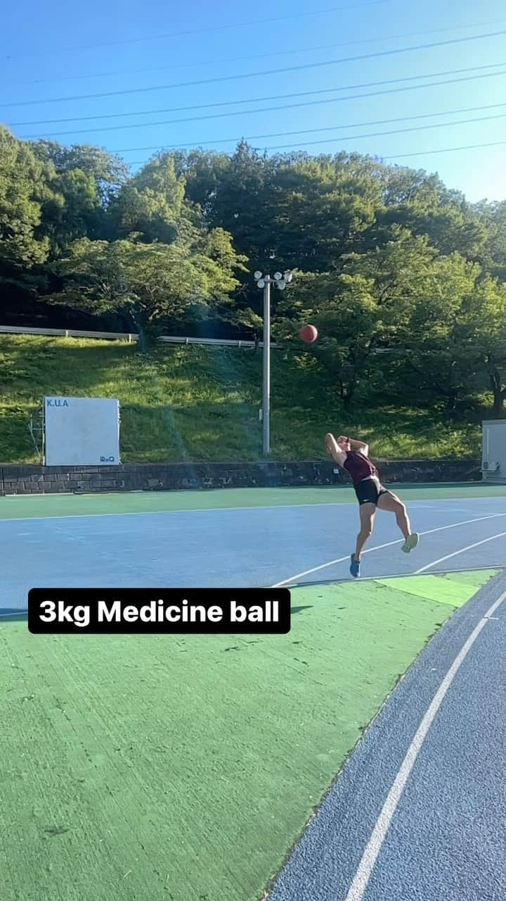 右代啓祐のインスタグラム：「3kg Medicine ball  #右代啓祐 #kokushikan  #kokushikanuniversity  #国士舘大学 #decathlon  #decathlete  #workout  #trainingday  #run #jump  #throw #十種競技  #smile  #smile😊 #山田水産 #山田の鰻 #鰻アスリート #味の素 #ビクトリープロジェクト #アミノバイタル」