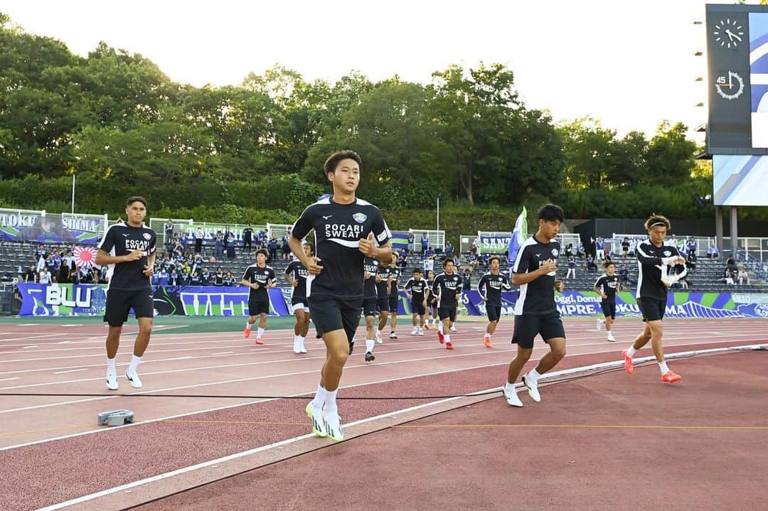 徳島ヴォルティスのインスタグラム：「【7/29(土)18:00 町田戦(アウェイ)】 ピッチ内アップ🔥 まもなくKICK OFF  #徳島ヴォルティス #vortis #Ｊリーグ #football」