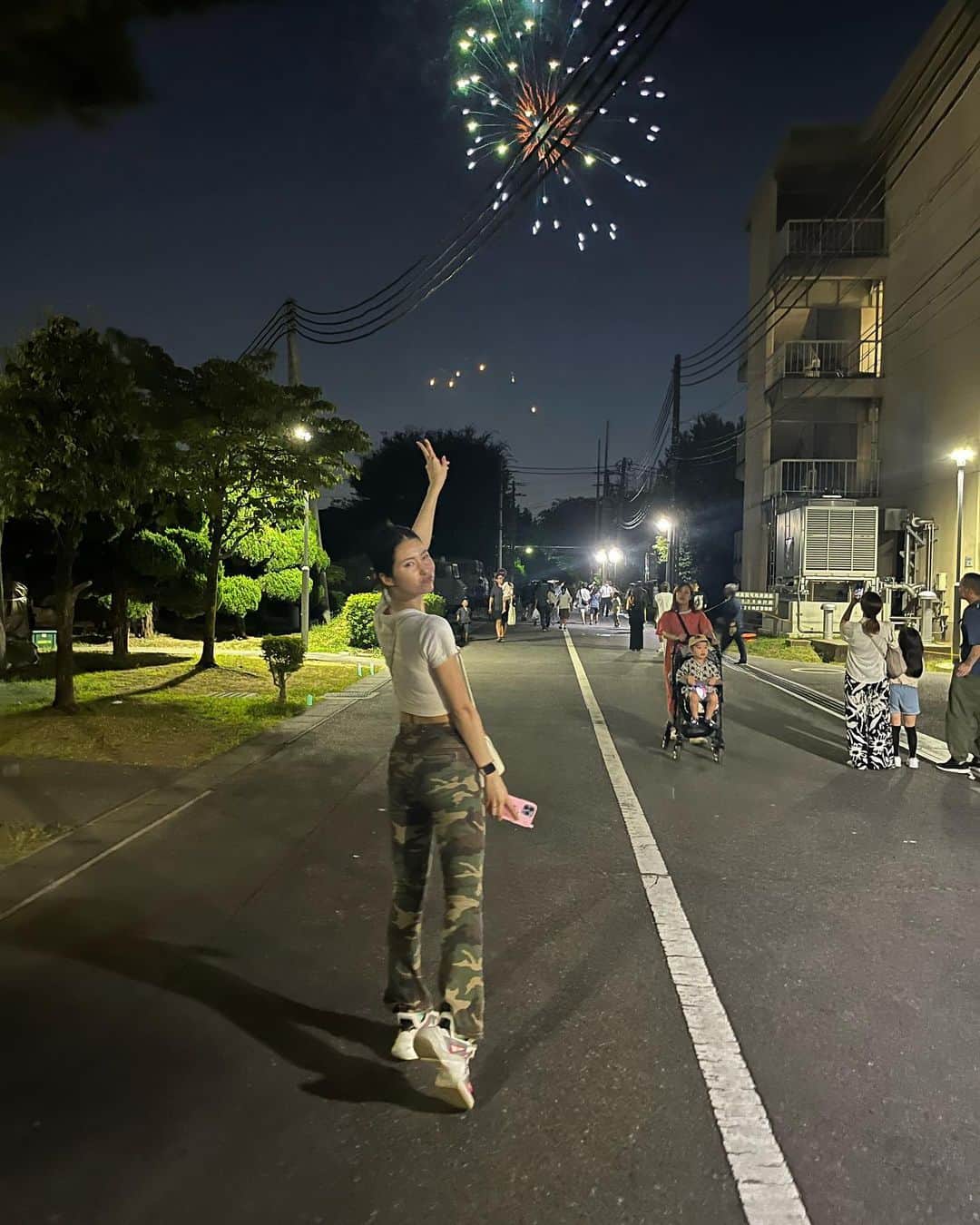 葉月蓮のインスタグラム：「🛜🎆❤️‍🔥」