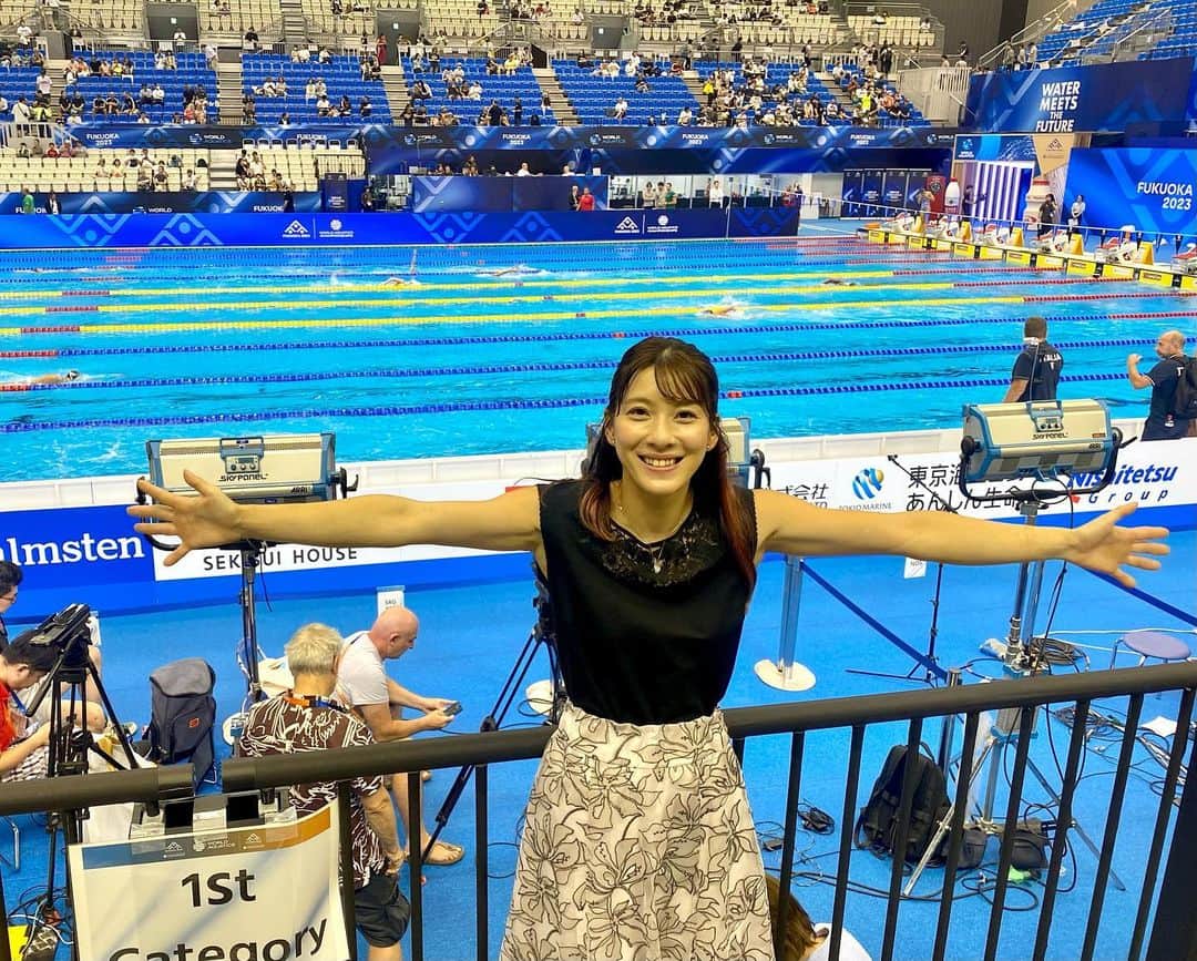 大田理裟さんのインスタグラム写真 - (大田理裟Instagram)「⁡ #世界水泳 にいってきました〜🏊🩷 ⁡ 圧巻の泳ぎと華やかな演出が最高すぎた！ やっぱりスポーツは生でみるのが一番🤩🤩！！ ⁡ 世界記録も見ることができたし、 #池江璃花子 さんとか日本人選手もたくさん見れて、 初めての観戦だったけどあっという間の２時間でした🥰 ビールや、屋台で買ったものを食べながら観戦できたり 観客が盛り上がれるような演出も楽しかった〜😁 ⁡ #世界水泳福岡2023 #AQUAfukuoka23 #水泳 #競泳 #福岡 #swimming」7月29日 17時50分 - ota_risa