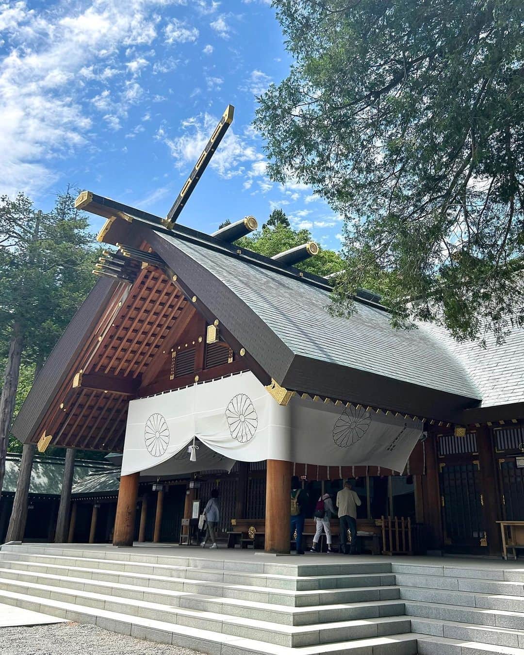 のインスタグラム：「行ってみたかった北海道神宮🕊✨  この日から御朱印集め始めました♡  #北海道神宮#北海道#北海道旅行」