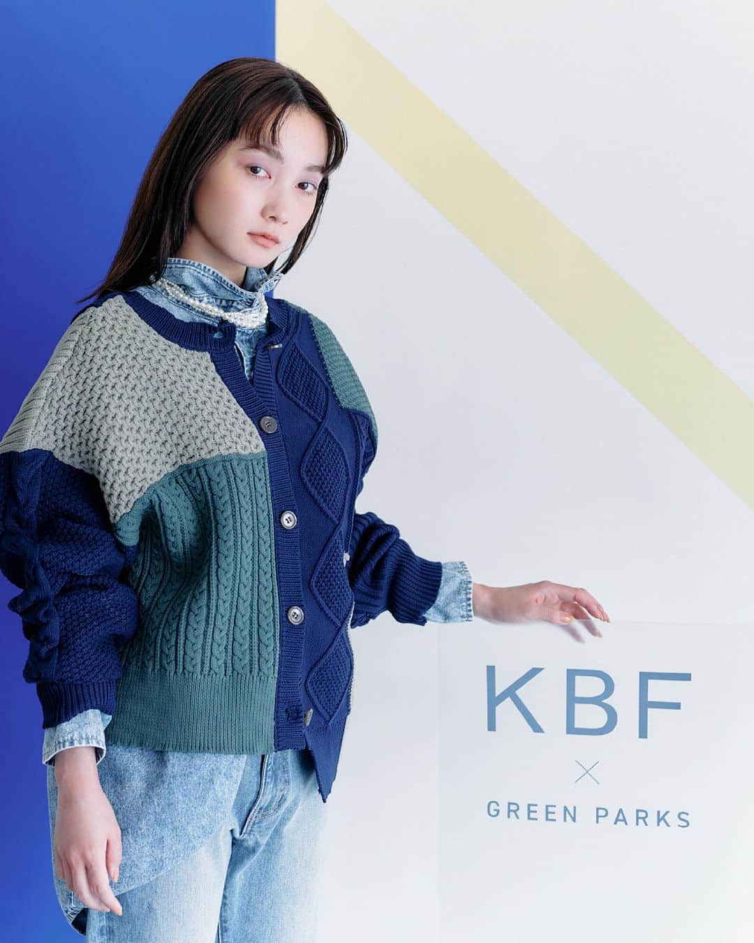 Green Parks(グリーンパークス) さんのインスタグラム写真 - (Green Parks(グリーンパークス) Instagram)「【KBF×Green Parks】 エイジレス・シーンレス・タイムレス。 「自分らしくいられること」を大切に、 ファッションを楽しんでいる人に、 ひとさじのスパイスを提案するブランド "KBF"。  Green Parksから、 KBF秋の新作コラボアイテムをお届けします。  ✅画像をタップしてアイテム詳細をCHECK  ◼︎オンラインストア@stripe_club にてご予約受付中 【8/10(木)までご予約アイテム10%OFFキャンペーン実施中】 ◼︎Green Parks店舗＆オンラインストアにて8/18(金)より発売！  ※一部お取り扱いのない店舗がございます  .  #グリーンパークス #GreenParks #KBF #ケービーエフ #2023autumn #秋ファッション #秋コーデ #秋服 #シアートップス #シアーインナー #フェイクレザー #ビスチェ #スカート#ジャンスカ #キルティングブルゾン #キルティングスカート #ベスト #ボアベスト #クロップドニット #ニット #パッチワークニット #2wayニット#ショートニット #クロップドニット」7月29日 18時13分 - green_parks