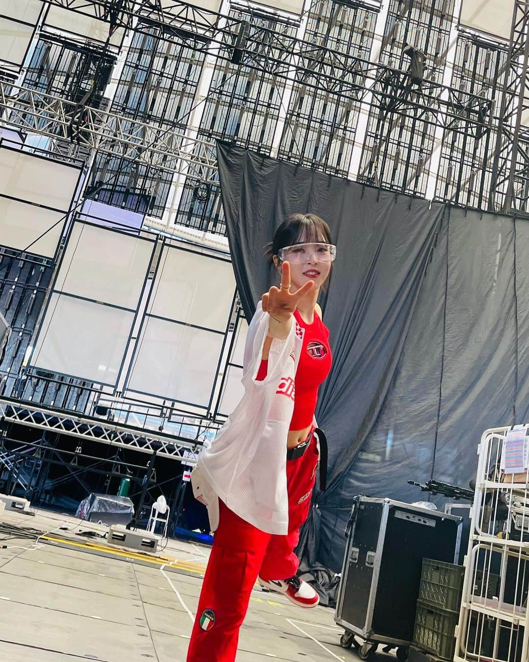 ムンビョルさんのインスタグラム写真 - (ムンビョルInstagram)「Waterbomb Tokyo🥽  Red 날 뜨겁게 안던 그 순간🐾」7月29日 18時40分 - mo_onbyul