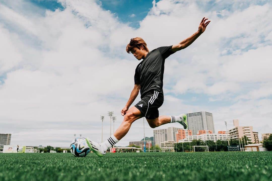 岩崎悠人さんのインスタグラム写真 - (岩崎悠人Instagram)「#エックスクレイジーファスト #すべては一瞬の速さのために #createdwithadidas  エックスクレイジーファストを履いて、サポーターの皆さんを楽しませられるように、チームを勝たせられるように頑張ります🏃」7月29日 18時36分 - yutoiwasaki611