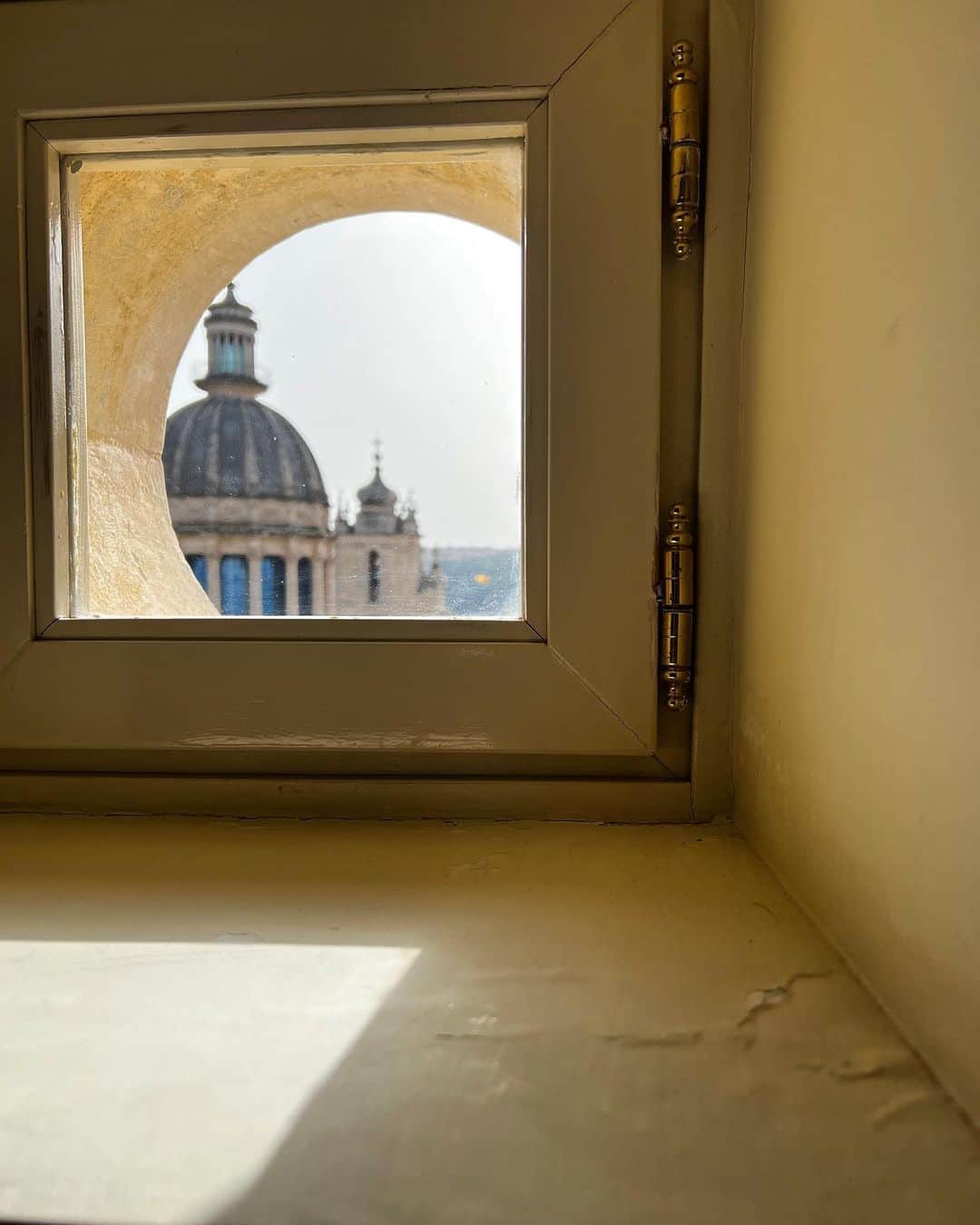 スーザン・サランドンのインスタグラム：「Good Morning Ragusa, Sicily」