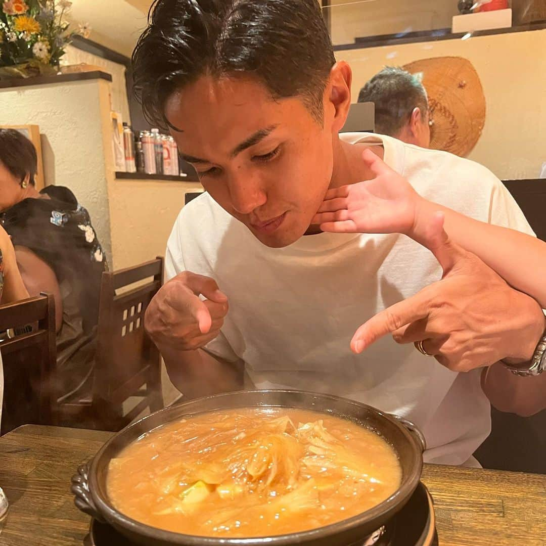 武藤嘉紀さんのインスタグラム写真 - (武藤嘉紀Instagram)「僕の夏休み〜食編!! 3150〜〜〜〜〜  #焼肉酒家肉匠岩本  #劉家厨房 #エレテギア」7月29日 18時57分 - yoshinori_muto_09