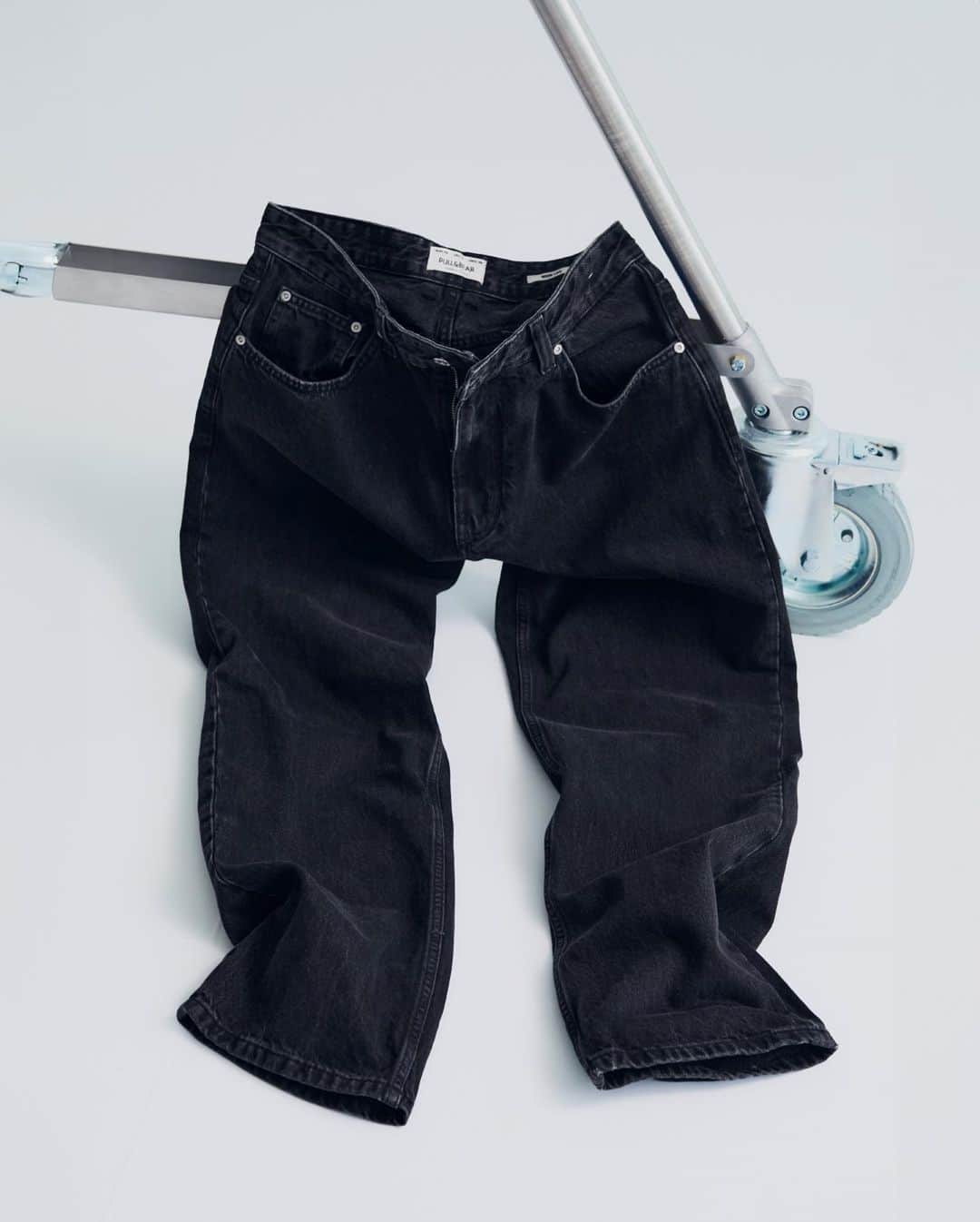 Pull&Bearさんのインスタグラム写真 - (Pull&BearInstagram)「clumsy lazy jeans 😎」7月29日 18時53分 - pullandbear