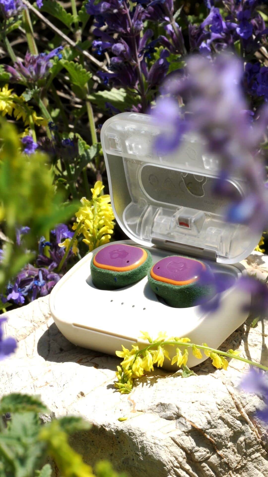 Skullcandy Japanのインスタグラム：「Summer with Limited Edition Grind®︎Haze.☀️🐝🌿限定カラーは公式サイトSkullcandy.jpにて」