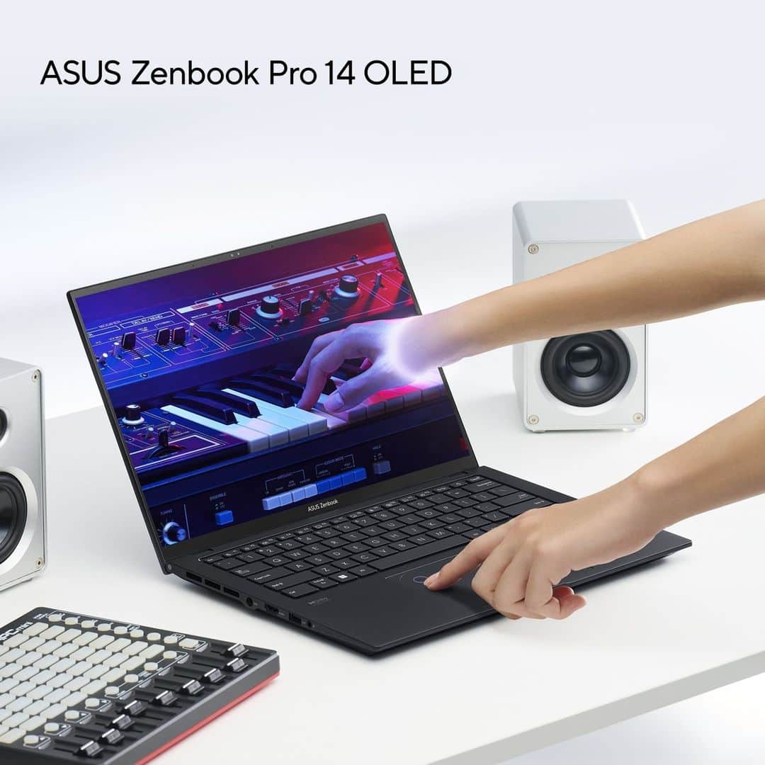 ASUSさんのインスタグラム写真 - (ASUSInstagram)「Unleash your creativity on this stunning #OLED display of #ZenBook Pro 14! ⁣ Every photo pops with jaw-dropping clarity and richness. It's like you're actually breaking the boundaries of imagination and reality, reaching out to the melodies that come alive. 🎹🖥️✨⁣ ⁣ #ASUS #laptop」7月29日 19時00分 - asus