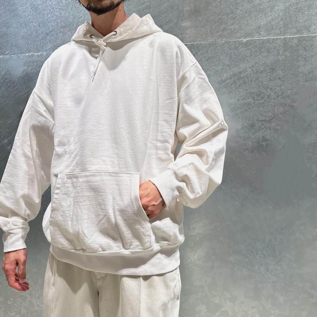 のインスタグラム：「＜H BEAUTY&YOUTH＞ CLASSIC SWEAT PARKA ¥16,500 Color: YELLOW/LT.GRAY/PURPLE/BLACK Size: S/M/L/XL (着用スタッフ: 179cm 着用サイズ: XL)  #H_beautyandyouth #エイチビューティアンドユース @h_beautyandyouth  #BEAUTYANDYOUTH #ビューティアンドユース #Unitedarrows #ユナイテッドアローズ #newbalance」