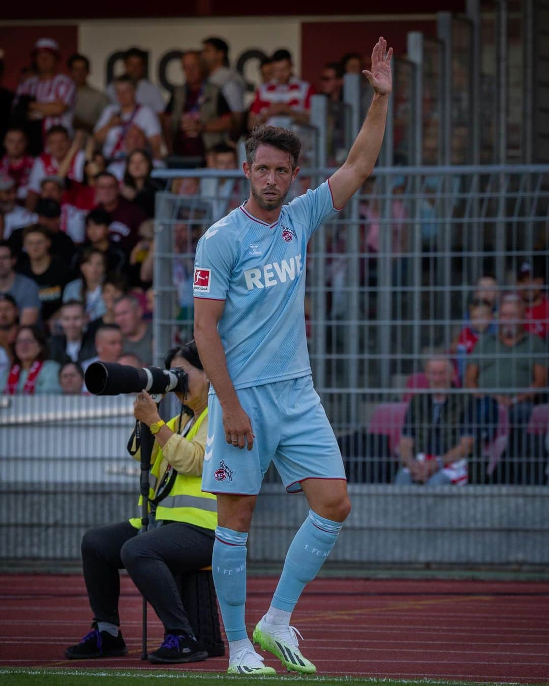 マルク・ウートのインスタグラム：「Endlich zurück auf dem Platz! ⚽️ Ein guter Test gegen die Fortuna und die ersten Spielminuten in der Vorbereitung für mich 💯🔥 @fckoeln   #effzeh」