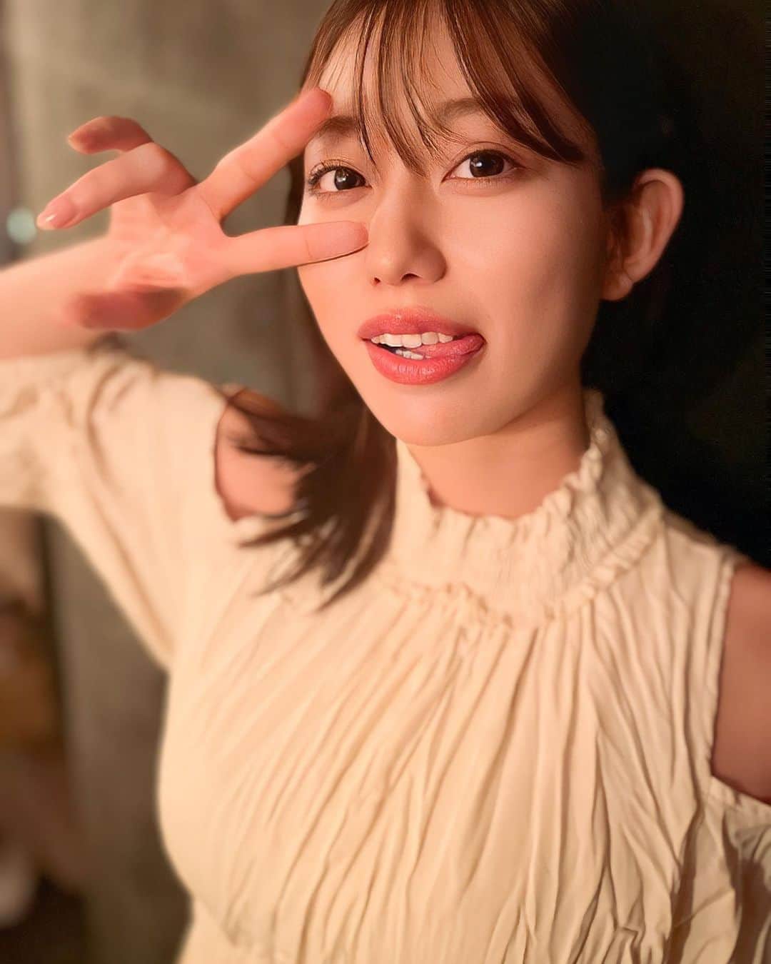 りーちゃんのインスタグラム：「一括で買ったベンツで帰宅 Skrr, I'm the main bitch!  #ゆりやんレトリィバァ」