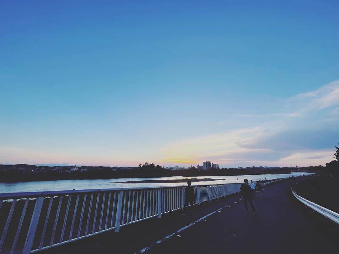 一三さんのインスタグラム写真 - (一三Instagram)「#多摩川 の#夕焼け空。  #sunset」7月29日 19時36分 - ichizou.co.jp