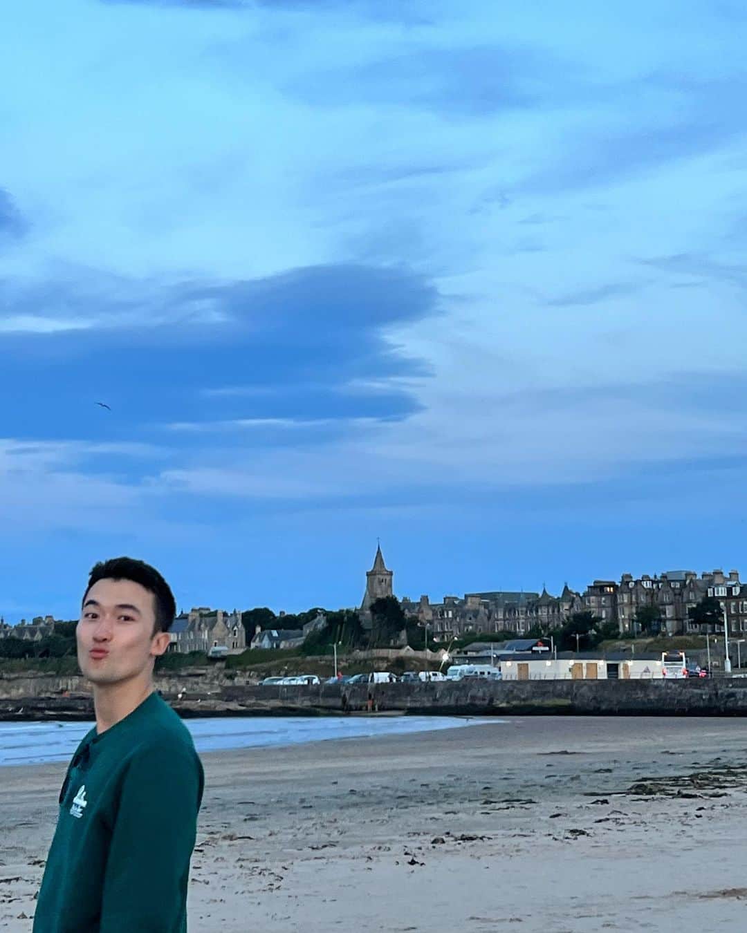 マリウス葉さんのインスタグラム写真 - (マリウス葉Instagram)「Waves dance and winds haul, Scotland's beauty, enchanting all.  🌊🏴󠁧󠁢󠁳󠁣󠁴󠁿🌬️  波が舞い、風が煽る、 スコットランドの美しさ、すべてを魅了する。」7月30日 6時33分 - marius_seiryu