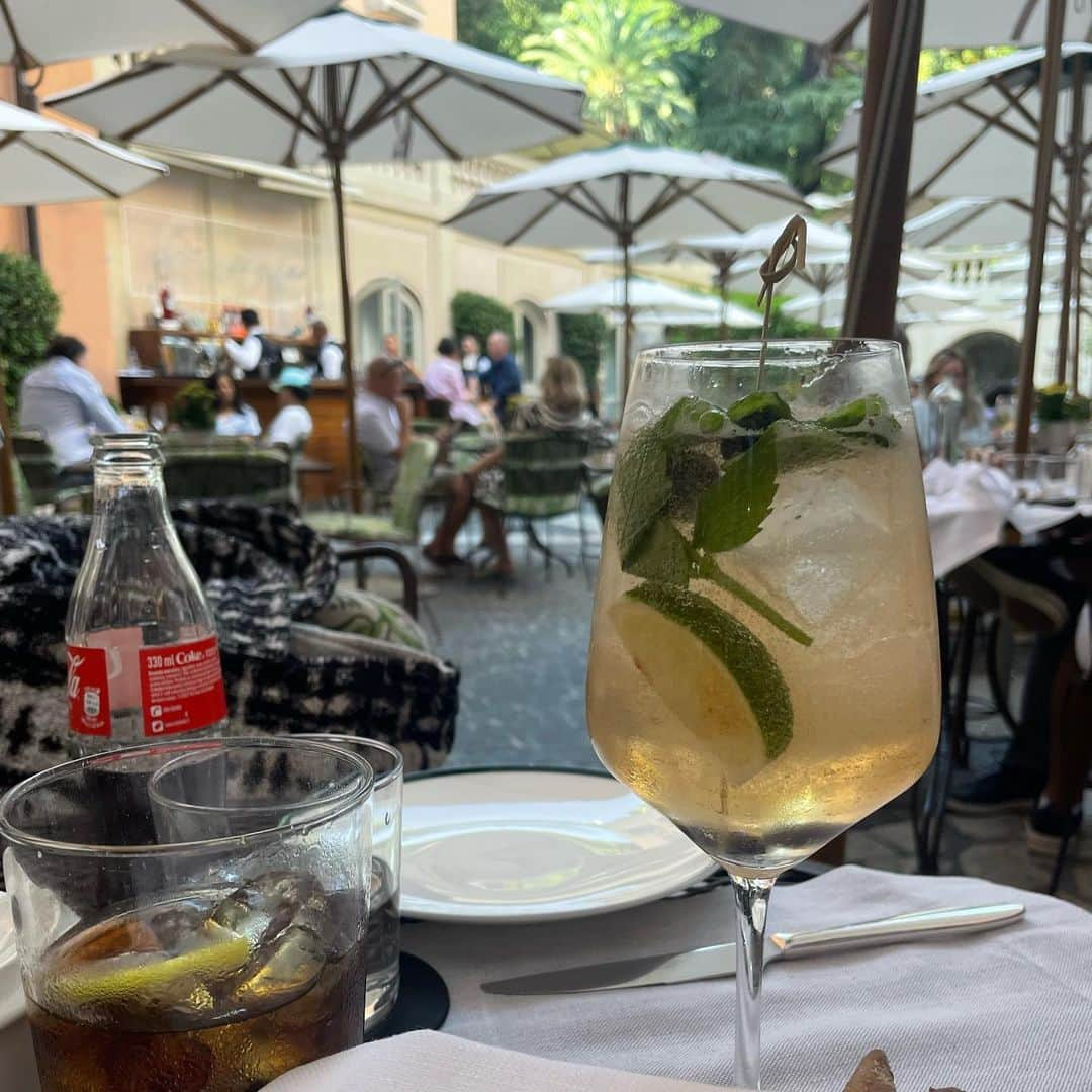 マヤ・ヘンリーさんのインスタグラム写真 - (マヤ・ヘンリーInstagram)「Mama and I eating our way through Rome 🥲🇮🇹🍝」7月30日 5時09分 - maya_henry