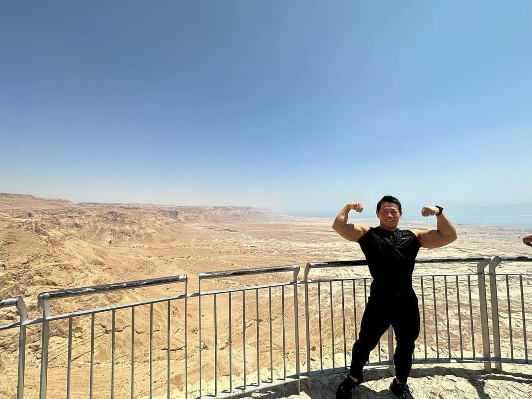 バズーカ岡田（岡田隆）のインスタグラム：「Masada ユダヤ人を強く結束させる悲しみの歴史の地  #israel  #masada  #バズーカ岡田  #bazookaokada」