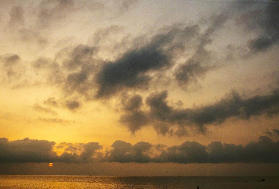 ケリー・ゲイルのインスタグラム：「Sunrise🌅🎞」