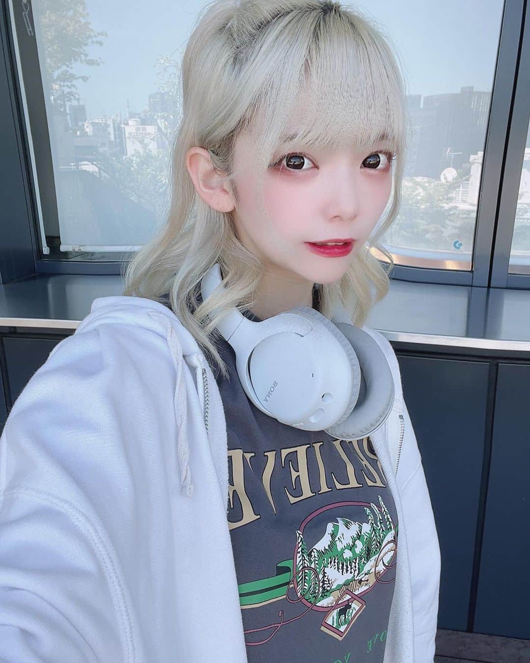 星れいらのインスタグラム：「メイク変えたの気づいた？？？」