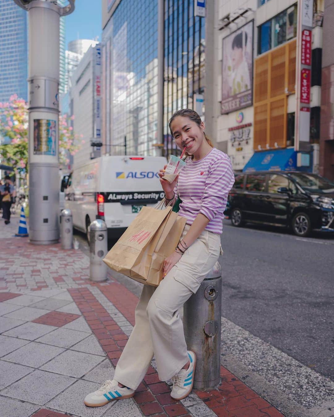 ラチャノック・インタノンのインスタグラム：「👊🏻📦❤️」