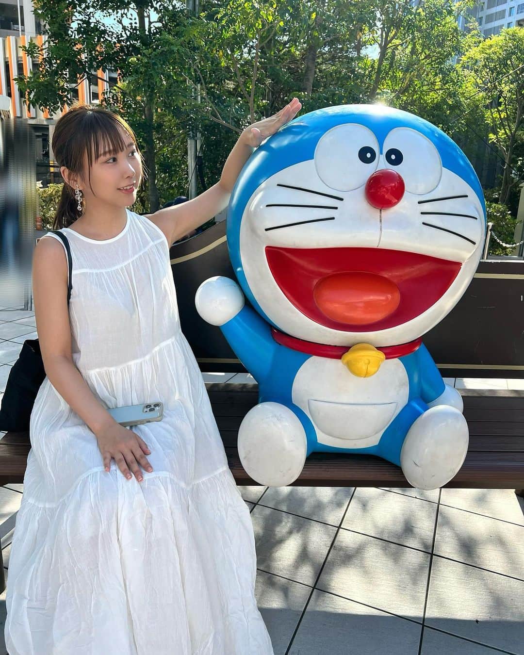 日向葵衣のインスタグラム：「Doraemon!! ╭Ꙭ╮💙    ❤︎‪︎1st写真集 『 clear 』 ワニブックスより発売中🪞   ∴∵∴ ୨୧ ∴∵∴ ୨୧ ∴∵∴ ୨୧ ∴∵∴  8/13(日) 自主企画撮影会@中目黒 8/26(土) BBQオフ会  9/10 JAPAN collection 2023@渋谷 ∴∵∴ ୨୧ ∴∵∴ ୨୧ ∴∵∴ ୨୧ ∴∵∴    #女優 #タレント #グラドル #ゲーマー  #instafashion #like #japanesegirl #actress #model #pinupgirl #photo #portrait #ootd  #followme #love #ドラえもん」